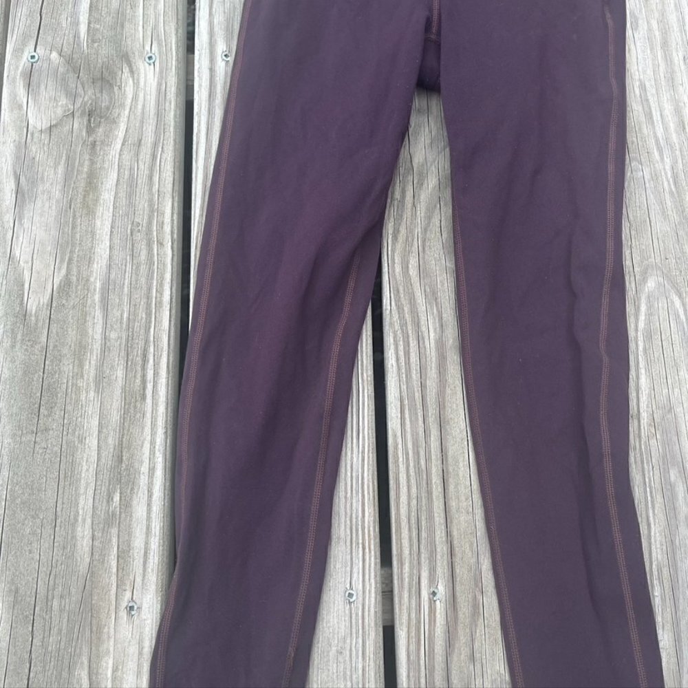 ** Athleta Leggings Sz XS Maroon Purple Salutation 7/8 Tight High Waist - Picture 3 of 9